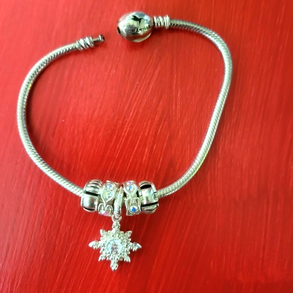 Chamilia Sterling Limited Edition Snowflake Bracelet - Picture 1 of 4
